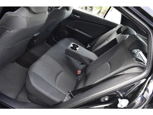 Toyota Prius 1.8 Black Edition 2018 Hybride Benzine 8
