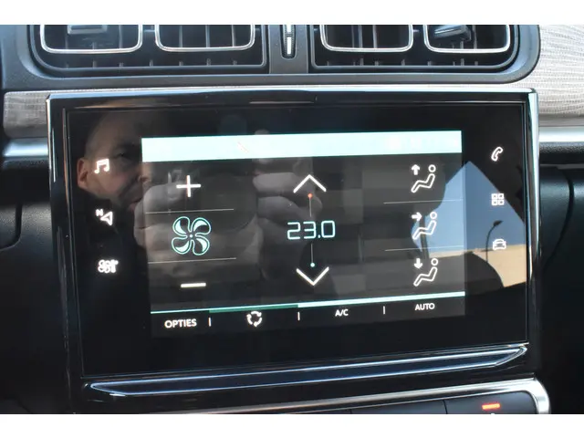 Citroën C3 PureTech 110 Shine. 2021 Benzine 6