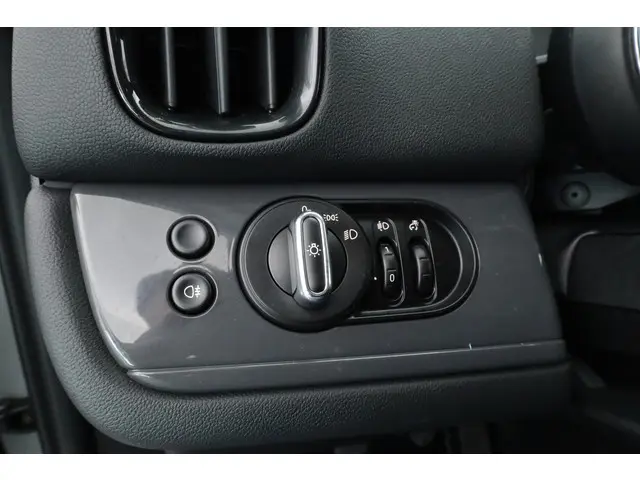 MINI Countryman Mini 1.5 One 2017 Benzine 8