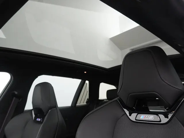 BMW M5 Touring 2025 Hybride Benzine 19