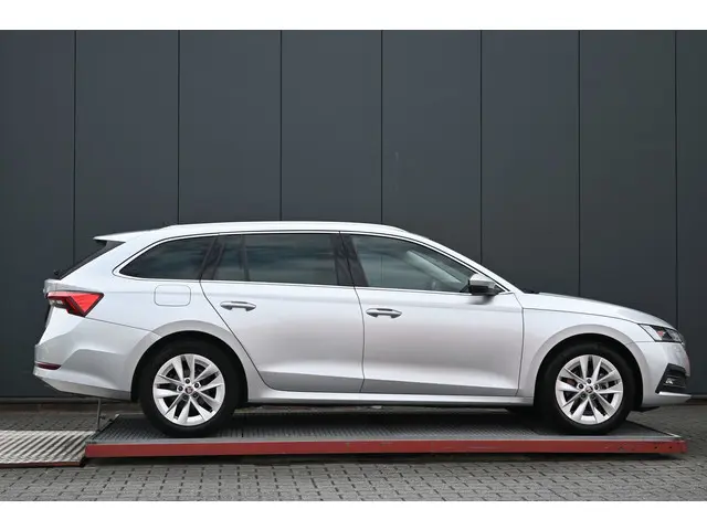 Škoda Octavia Combi 1.0 TSI Style 2021 Benzine 2