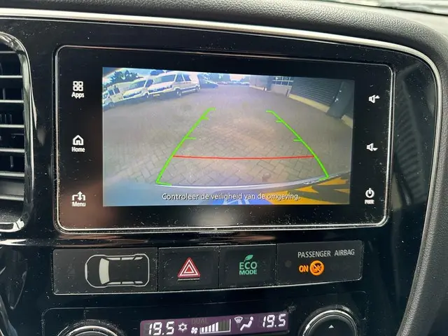 Mitsubishi Outlander 2.0 Connect Pro 2017 Benzine 27