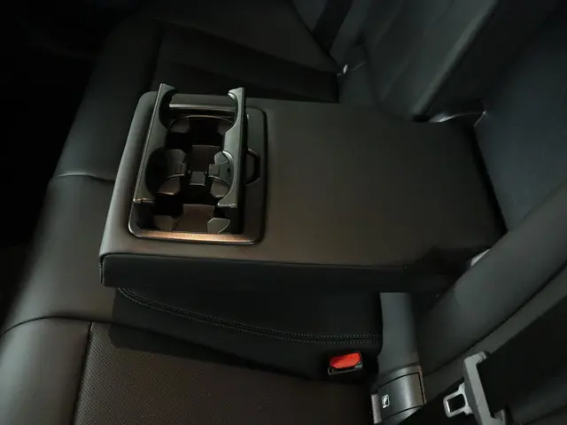 BMW 3 Serie Touring 318i 2025 Benzine 35