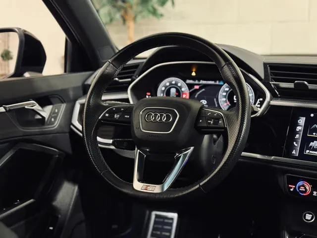 Audi Q3 35 TFSI S edition 2x S-Line 2022 Benzine 26