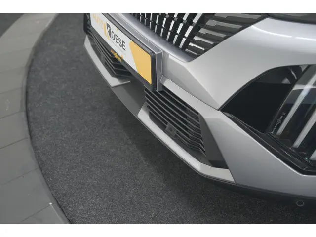 Peugeot 2008 PureTech 130 EAT8 GT 2024 Benzine 18