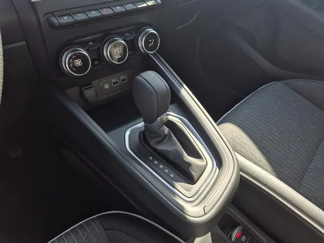 Mitsubishi Colt 1.6 HEV Instyle 2024 Hybride Benzine 25