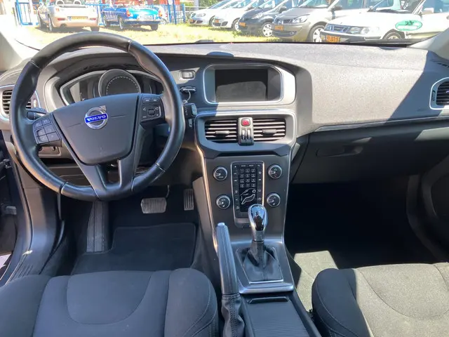 Volvo V40 1.6 T4 90000 km! 2014 Benzine 8