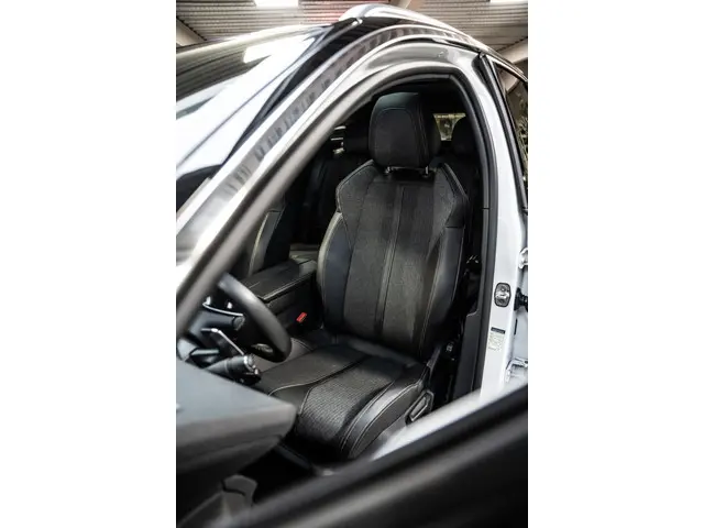 Peugeot 3008 1.6 e-THP GT Line 2018 Benzine 22