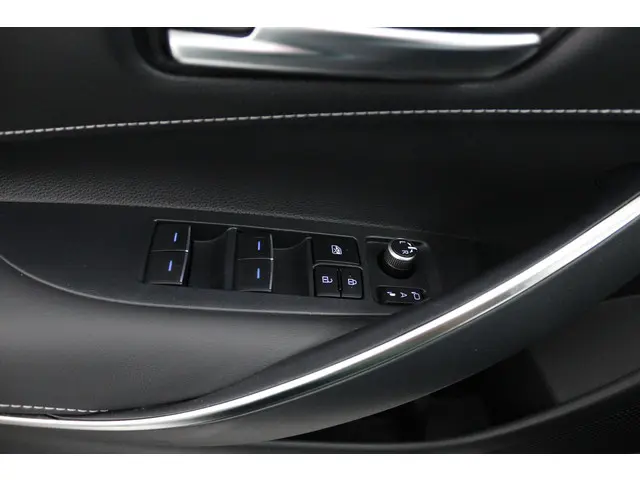 Toyota Corolla 2.0 Hybrid Bi-tone 2019 Hybride Benzine 26