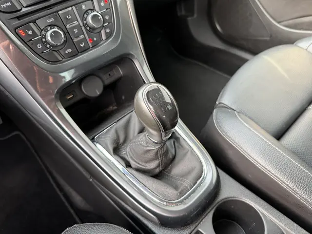 Opel Astra 1.6 Turbo Cosmo 2014 Benzine 35