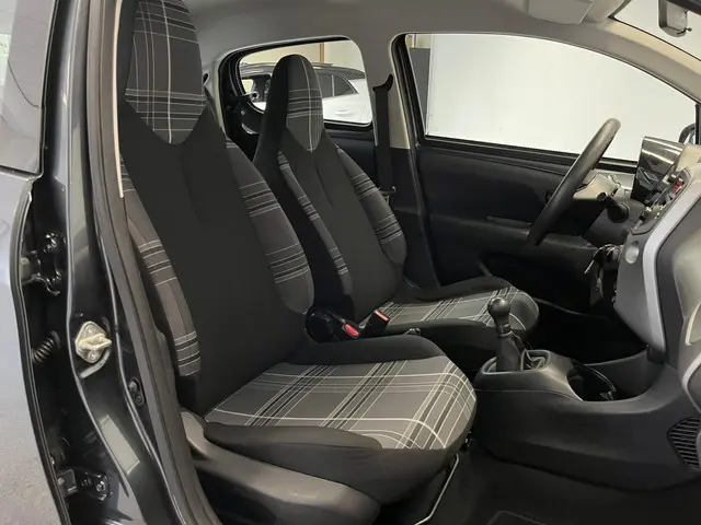 Peugeot 108 1.0 e-VTi Active 2017 Benzine 8