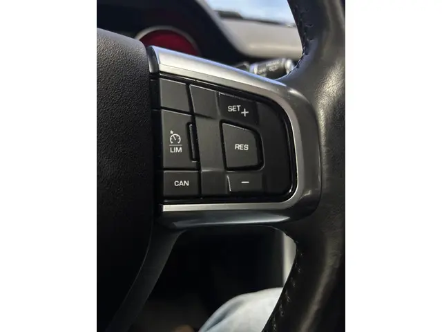 Land Rover Discovery Sport 2.0 TD4 HSE 2018 Diesel 14