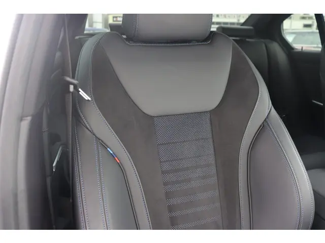 BMW 3 Serie 330e 2024 Hybride Benzine 12