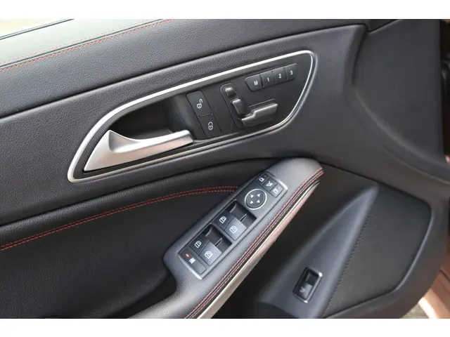 Mercedes-Benz CLA 200 AMG 2014 Benzine 14