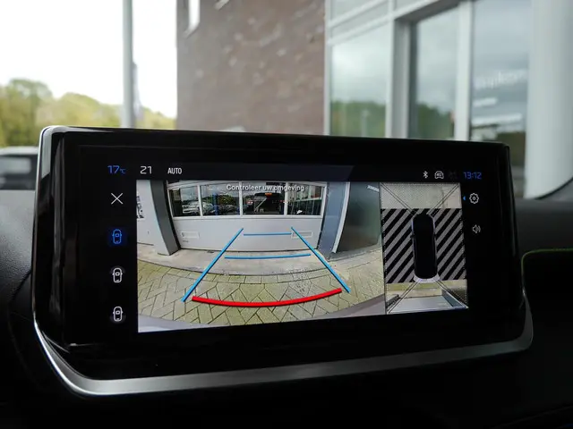 Peugeot 2008 1.2 Hybrid 145 GT 2025 Hybride Benzine 34