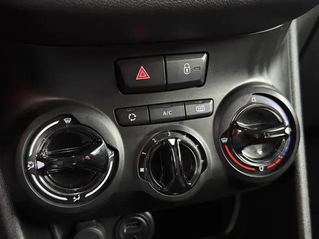 Peugeot 208 1.2 PureTech Blue Lion 2017 Benzine 37