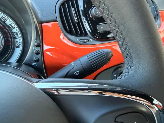 Fiat 500C 1.0 Hybrid Urban 2024 Hybride Benzine 12