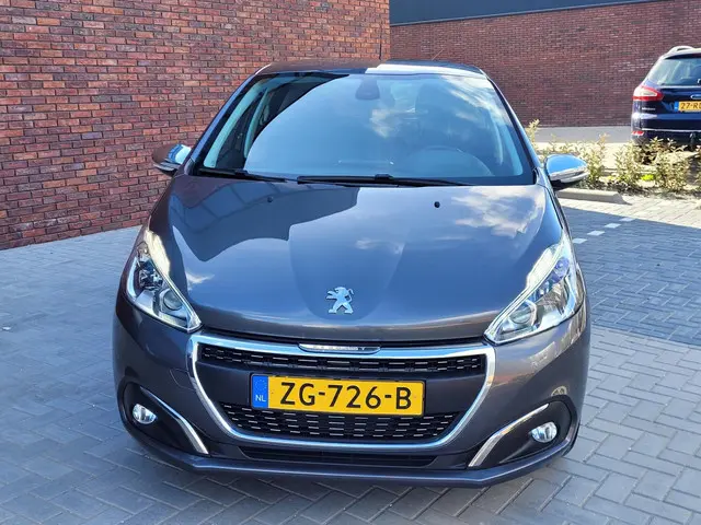 Peugeot 208 1.2 PureTech Signature 2019 Benzine 3