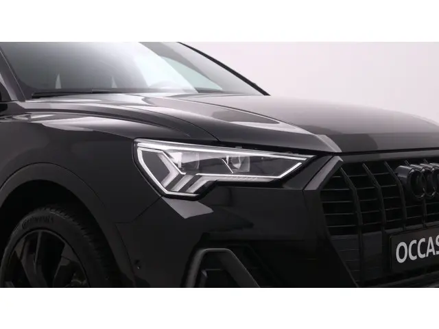Audi Q3 45 TFSI e S edition 2025 Hybride Benzine 10