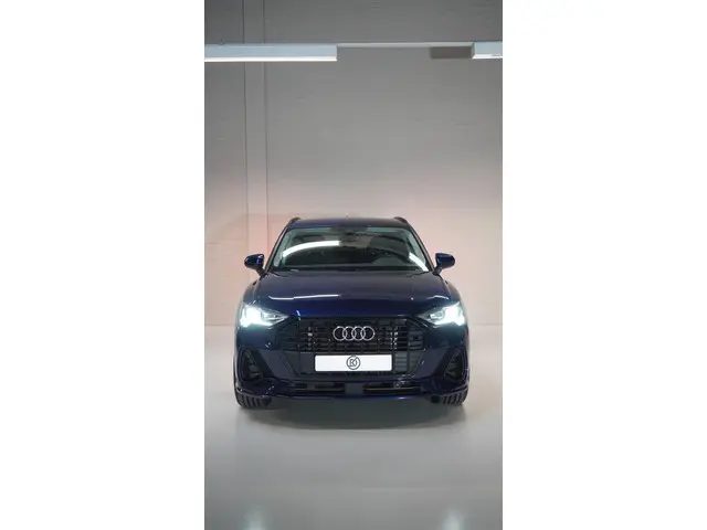 Audi Q3 45 TFSI e S line 2022 Hybride Benzine 13