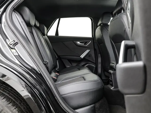 Audi Q2 35 TFSI 150pk S-tronic S Edition 2025 Benzine 12