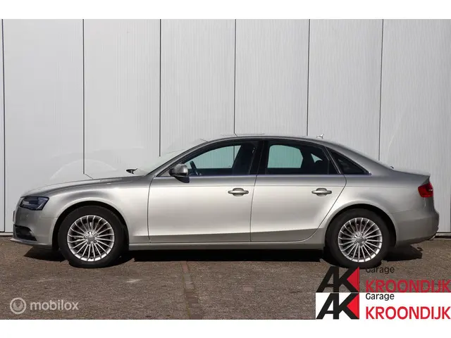 Audi A4 Limousine 1.8 TFSI Business Edition 2013 Benzine 4