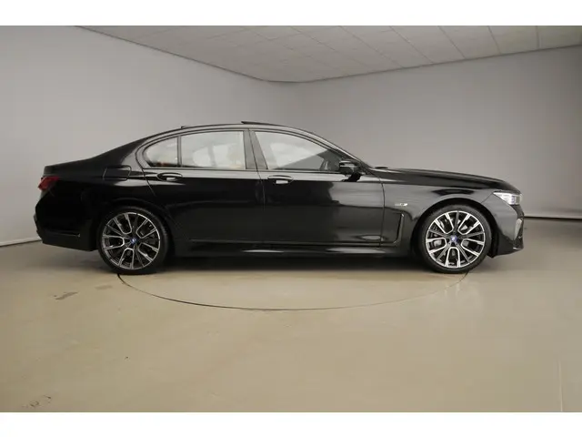 BMW 7 Serie 745e 2022 Hybride Benzine 4