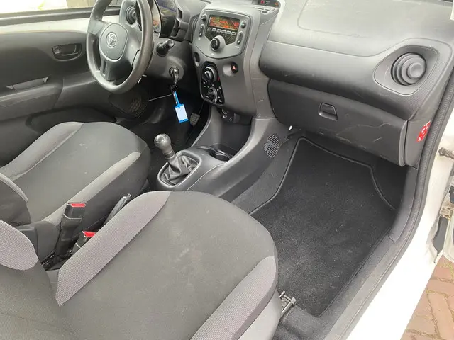 Toyota Aygo 1.0 VVT-i x-now 2016 Benzine 11