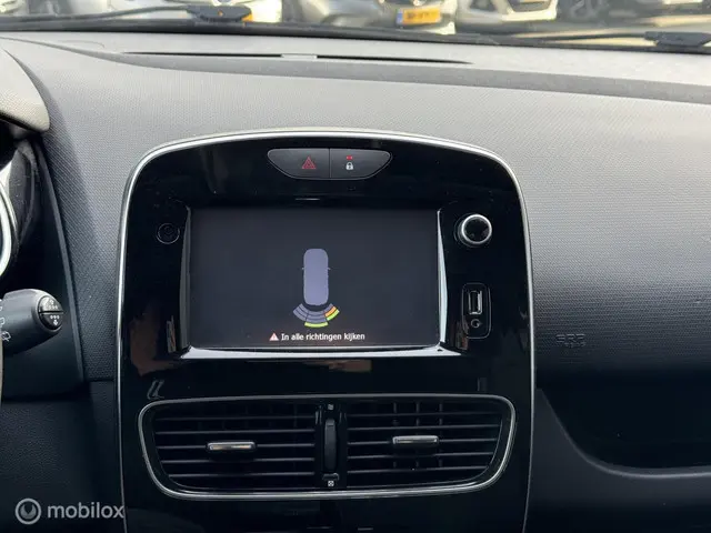 Renault Clio Estate 0.9 TCe Intens 2018 Benzine 12