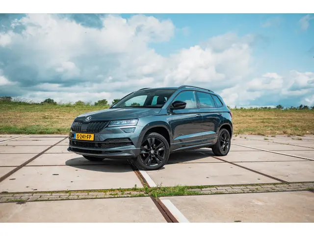 Škoda Karoq 1.5 TSI 150PK DSG Sportline 2021 Benzine 23