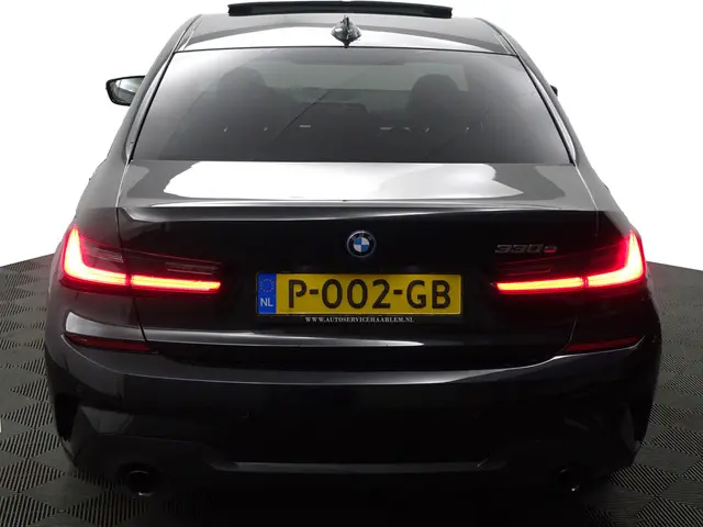 BMW 3 Serie 330e M Sport- 2022 Hybride Benzine 33