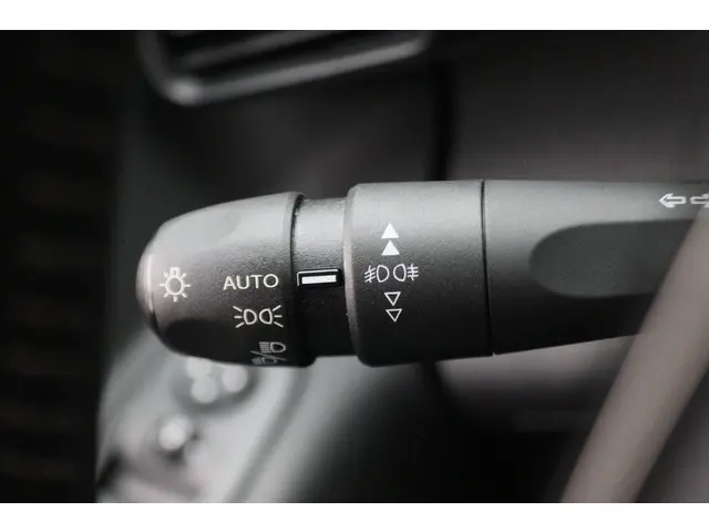 Peugeot e-Partner 136 L1 50 kWh 2023 Elektrisch 31