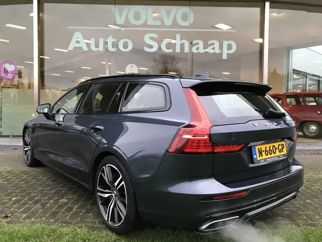Volvo V60 2.0 B3 R-Design Automaat 2021 Benzine 3