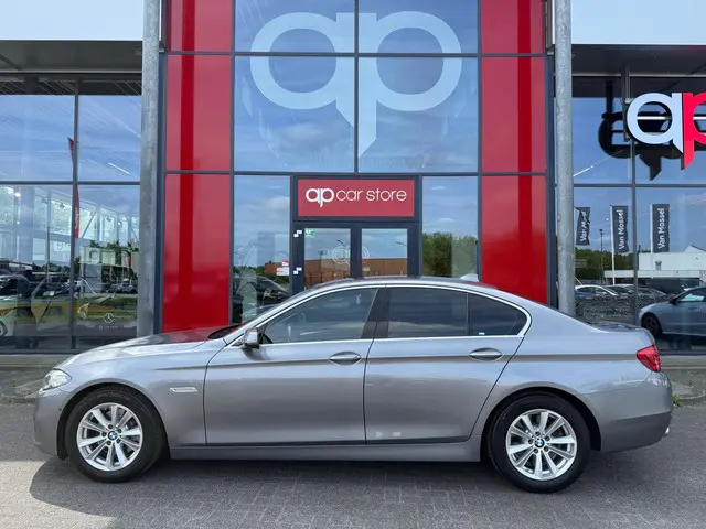BMW 5 Serie 520i Luxury Edition 2016 Benzine 4