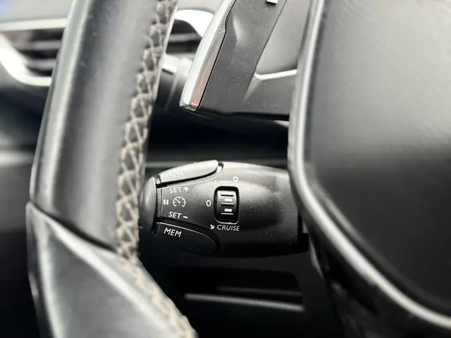 Peugeot 5008 1.2 PureTech Allure 2018 Benzine 21