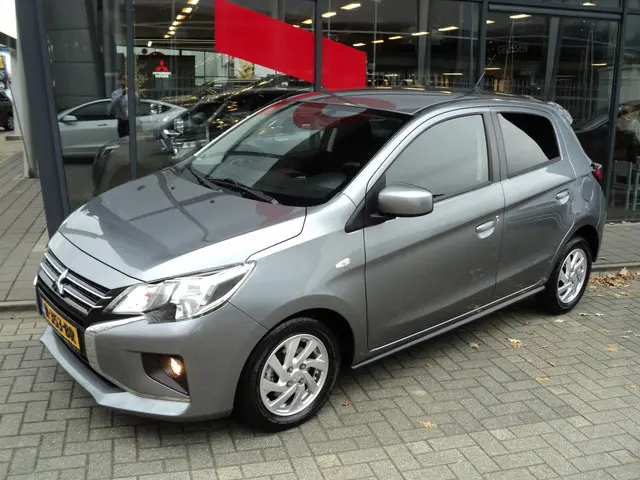 Mitsubishi Space Star 1.2 Intense 2022 Benzine 4