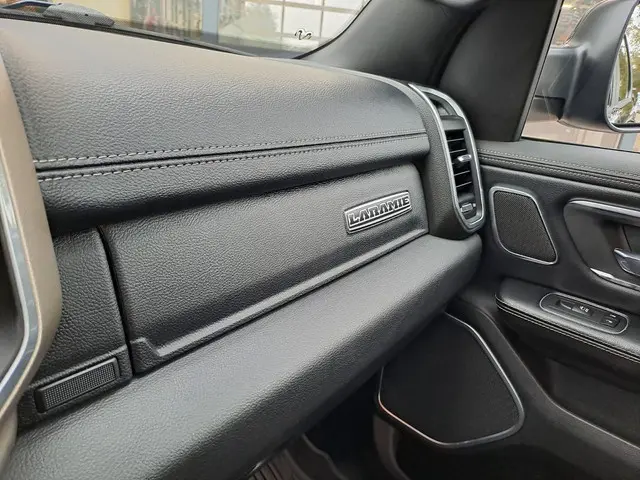 Dodge Ram 1500 5.7 V8 4x4 Crew Cab Laramie 2019 LPG/Gas 19