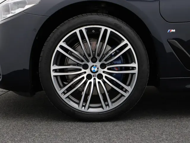 BMW 5 Serie Sedan 530e 2019 Hybride Benzine 8