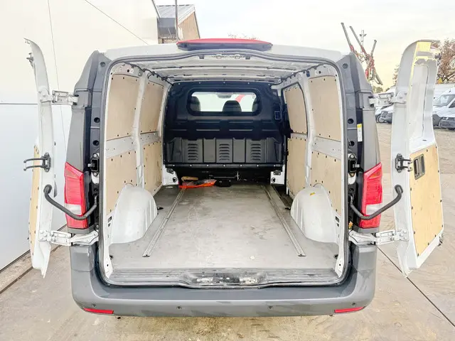 Mercedes-Benz Vito 116 1.9 CDI 2023 Diesel 11