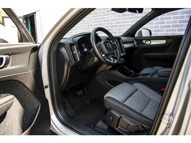 Volvo XC40 2.0 B4 Core 2023 Benzine 16