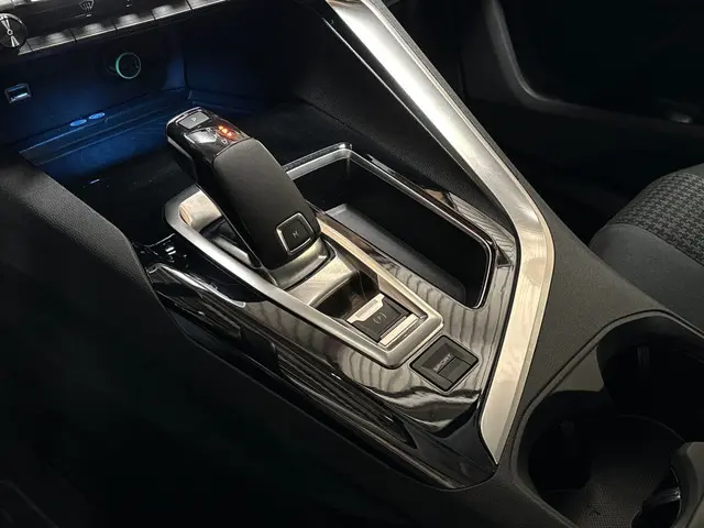 Peugeot 5008 1.2 PureTech Sport 7 Persoons 2020 Benzine 11