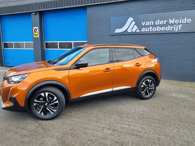 Peugeot 2008 1.2 PureTech Allure 2023 Benzine 2