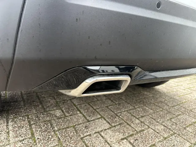 Peugeot 2008 1.2 Hybrid 145 PK GT 2025 Hybride Benzine 49