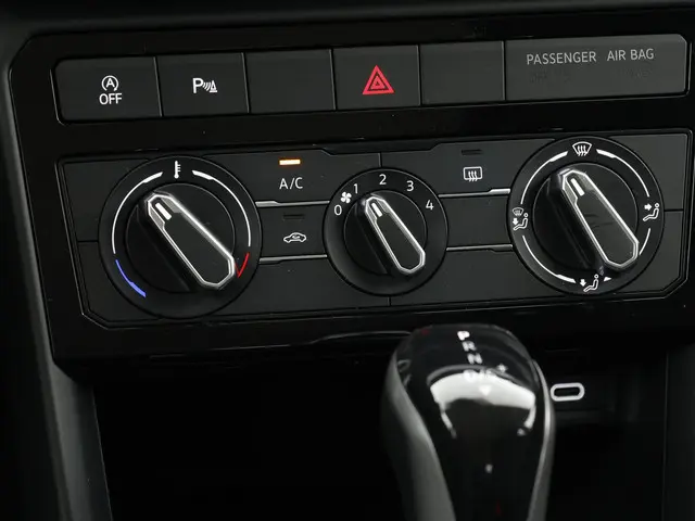 Volkswagen T-Cross 1.0 TSI 110pk DSG Style 2023 Benzine 21