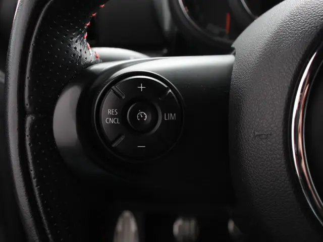 MINI Clubman 1.5 Cooper Chili Hyde Park 2018 Benzine 16