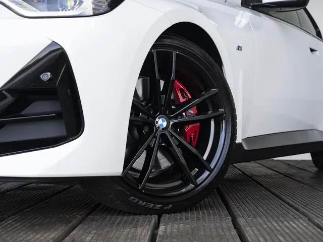 BMW 2 Serie Coupé 220i 2022 Benzine 16