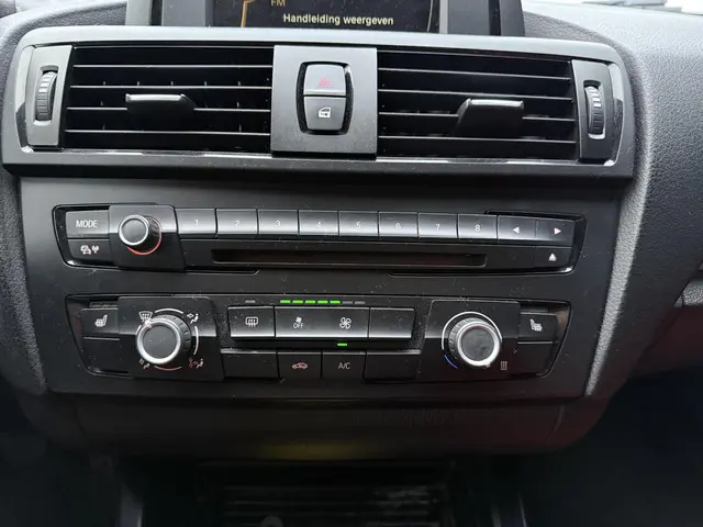 BMW 1 Serie 116i High Executive 2014 Benzine 13