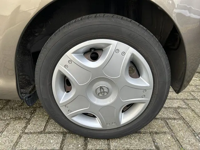 Toyota Aygo 1.0 VVT-i Aspiration 2015 Benzine 15