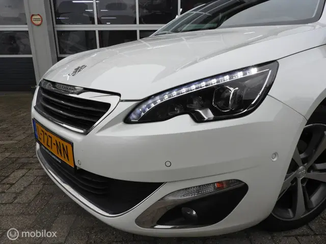 Peugeot 308 SW 1.2 e-THP Première 2014 Benzine 4