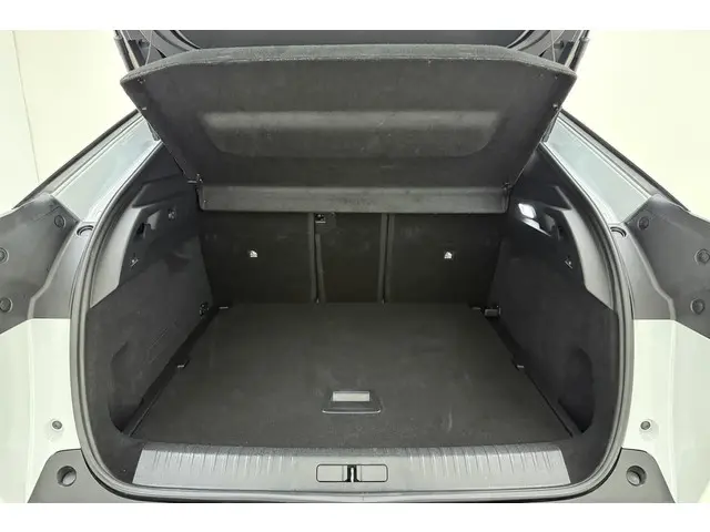 Peugeot 3008 1.2 Hybrid 145 Allure 2025 Hybride Benzine 10